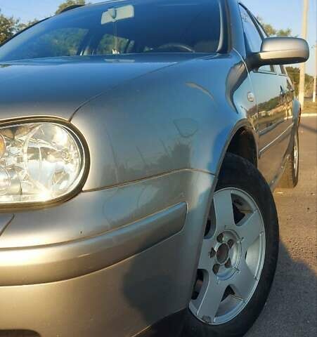 Серый Фольксваген Гольф, объемом двигателя 1.98 л и пробегом 231 тыс. км за 4350 $, фото 2 на Automoto.ua