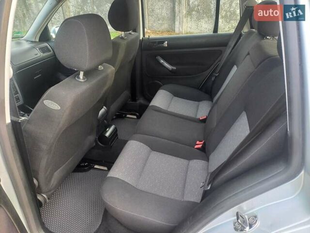 Серый Фольксваген Гольф, объемом двигателя 1.6 л и пробегом 308 тыс. км за 4950 $, фото 10 на Automoto.ua