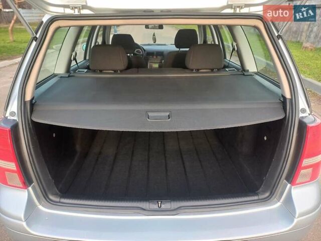 Серый Фольксваген Гольф, объемом двигателя 1.6 л и пробегом 308 тыс. км за 4950 $, фото 17 на Automoto.ua