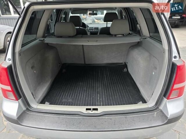 Серый Фольксваген Гольф, объемом двигателя 1.6 л и пробегом 291 тыс. км за 5500 $, фото 3 на Automoto.ua