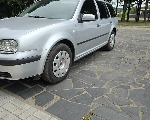 Серый Фольксваген Гольф, объемом двигателя 1.6 л и пробегом 291 тыс. км за 5500 $, фото 6 на Automoto.ua