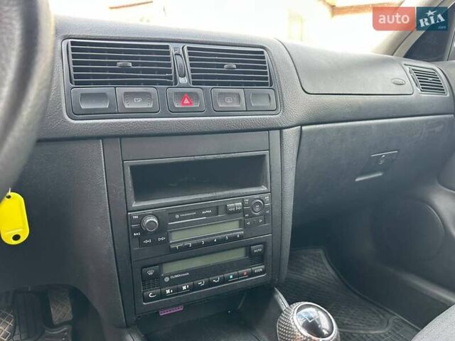 Серый Фольксваген Гольф, объемом двигателя 1.6 л и пробегом 273 тыс. км за 4200 $, фото 15 на Automoto.ua