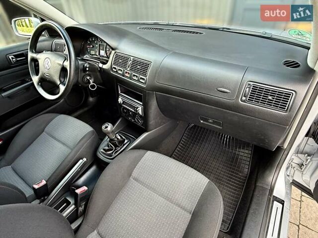 Серый Фольксваген Гольф, объемом двигателя 1.6 л и пробегом 201 тыс. км за 4490 $, фото 34 на Automoto.ua