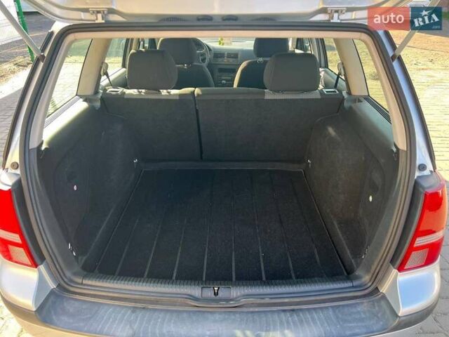 Серый Фольксваген Гольф, объемом двигателя 1.6 л и пробегом 270 тыс. км за 4175 $, фото 9 на Automoto.ua