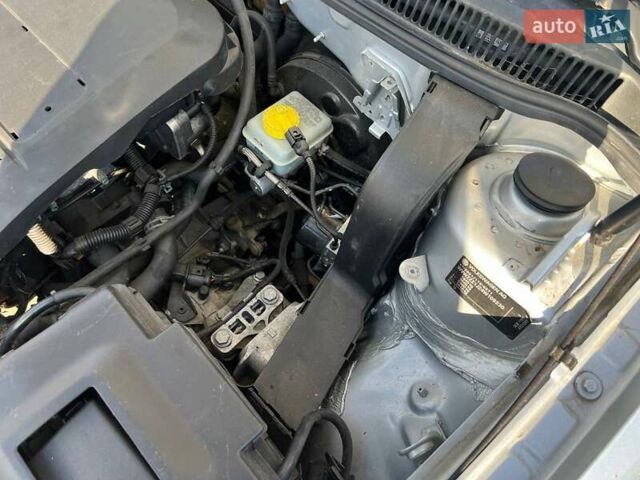 Серый Фольксваген Гольф, объемом двигателя 1.6 л и пробегом 270 тыс. км за 4175 $, фото 27 на Automoto.ua