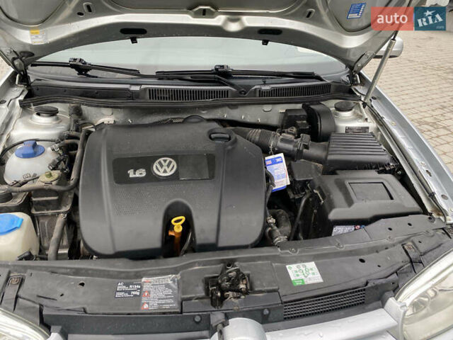 Серый Фольксваген Гольф, объемом двигателя 1.6 л и пробегом 199 тыс. км за 5100 $, фото 11 на Automoto.ua