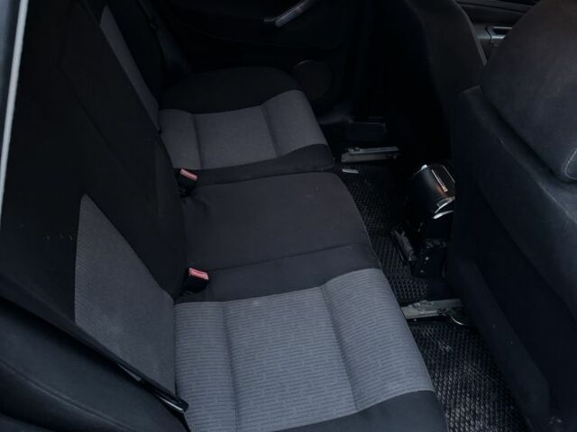 Сірий Фольксваген Гольф, об'ємом двигуна 1.9 л та пробігом 387 тис. км за 4000 $, фото 9 на Automoto.ua