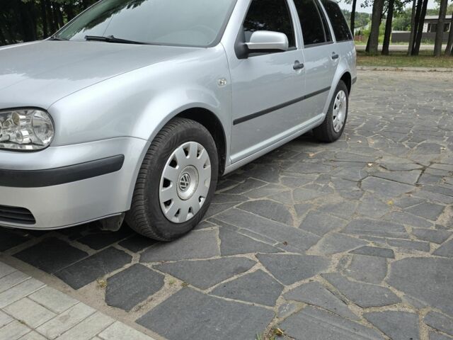 Сірий Фольксваген Гольф, об'ємом двигуна 1.6 л та пробігом 293 тис. км за 5500 $, фото 1 на Automoto.ua