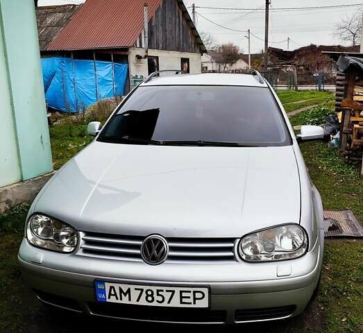 Сірий Фольксваген Гольф, об'ємом двигуна 1.6 л та пробігом 323 тис. км за 4500 $, фото 1 на Automoto.ua