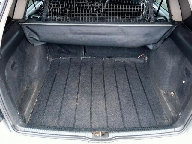 Серый Фольксваген Гольф, объемом двигателя 1.9 л и пробегом 321 тыс. км за 3200 $, фото 5 на Automoto.ua