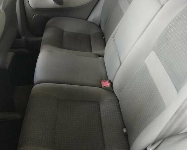 Серый Фольксваген Гольф, объемом двигателя 1.6 л и пробегом 332 тыс. км за 4500 $, фото 14 на Automoto.ua