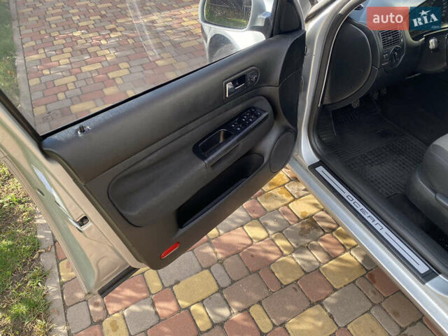 Серый Фольксваген Гольф, объемом двигателя 1.6 л и пробегом 280 тыс. км за 3200 $, фото 11 на Automoto.ua