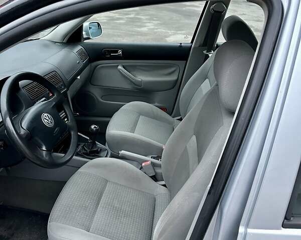Серый Фольксваген Гольф, объемом двигателя 1.6 л и пробегом 184 тыс. км за 4200 $, фото 7 на Automoto.ua