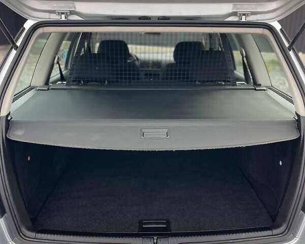 Сірий Фольксваген Гольф, об'ємом двигуна 1.6 л та пробігом 199 тис. км за 5649 $, фото 43 на Automoto.ua