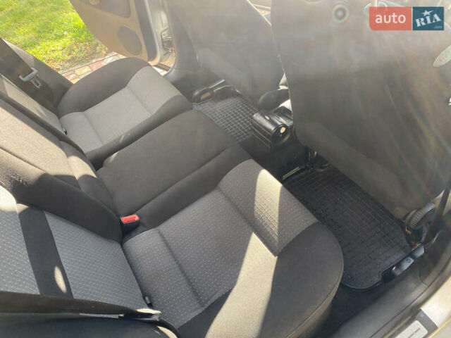 Серый Фольксваген Гольф, объемом двигателя 1.6 л и пробегом 280 тыс. км за 3200 $, фото 26 на Automoto.ua