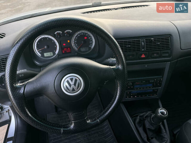 Серый Фольксваген Гольф, объемом двигателя 1.4 л и пробегом 251 тыс. км за 4150 $, фото 66 на Automoto.ua