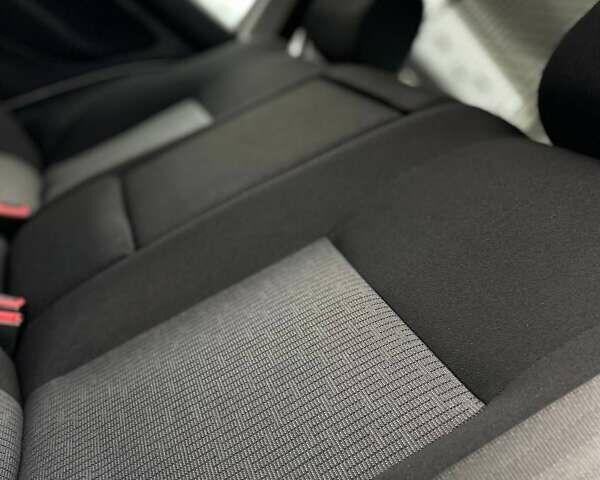 Сірий Фольксваген Гольф, об'ємом двигуна 1.6 л та пробігом 199 тис. км за 5649 $, фото 39 на Automoto.ua