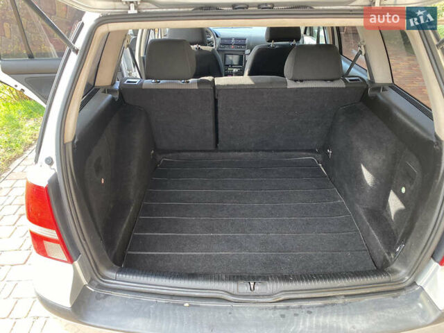 Серый Фольксваген Гольф, объемом двигателя 1.6 л и пробегом 280 тыс. км за 3200 $, фото 15 на Automoto.ua