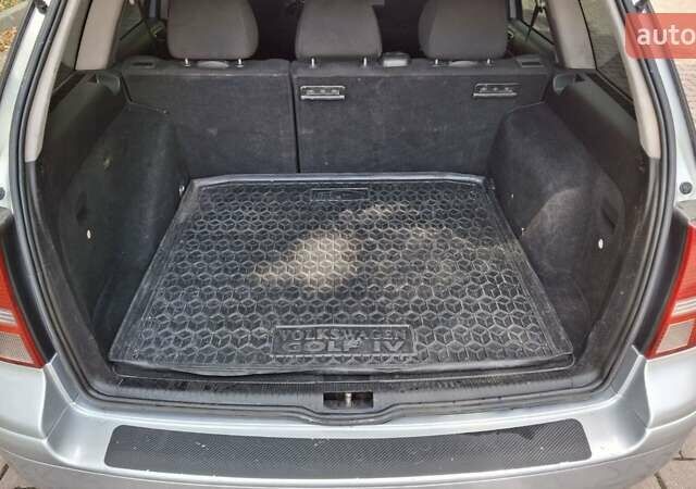 Серый Фольксваген Гольф, объемом двигателя 1.6 л и пробегом 265 тыс. км за 5200 $, фото 14 на Automoto.ua