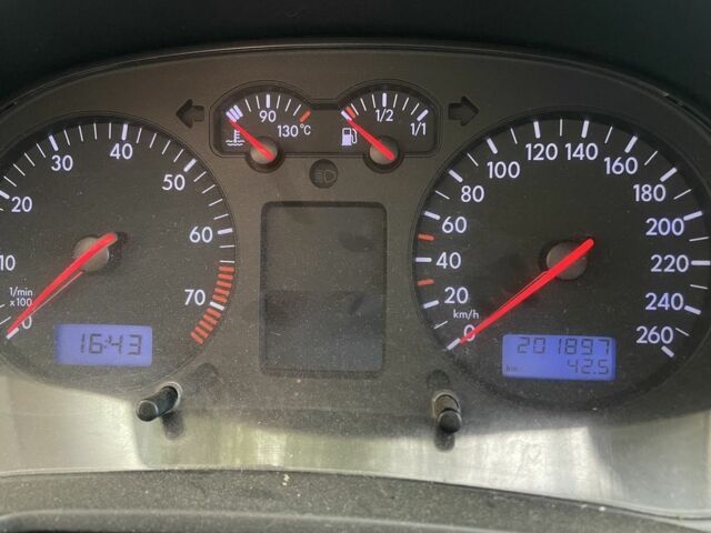 Фольксваген Гольф 2004 в Новой Ушице на Automoto.ua Серый Фольксваген Гольф, объемом двигателя 1.6 л и пробегом 202 тыс. км за 4500 $, фото 7 на Automoto.ua