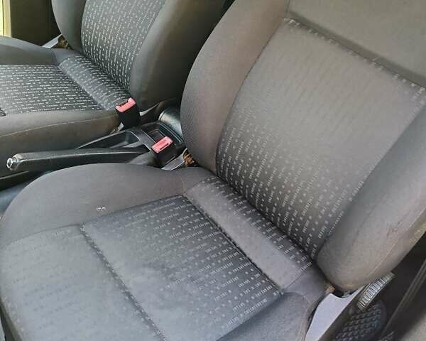 Сірий Фольксваген Гольф, об'ємом двигуна 1.6 л та пробігом 197 тис. км за 4700 $, фото 9 на Automoto.ua