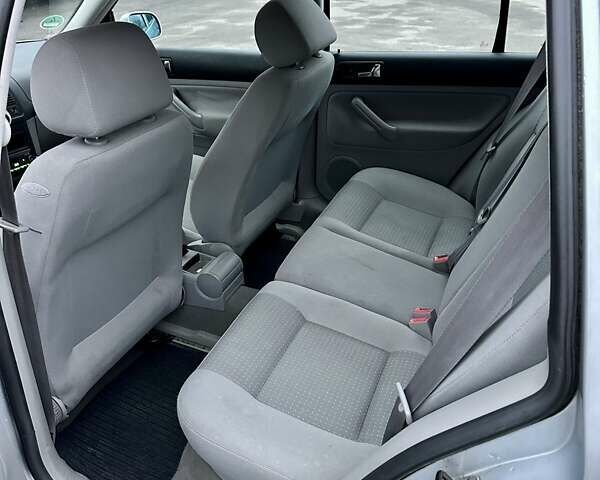 Серый Фольксваген Гольф, объемом двигателя 1.6 л и пробегом 184 тыс. км за 4200 $, фото 8 на Automoto.ua