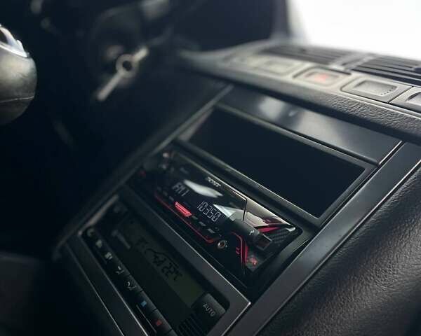 Сірий Фольксваген Гольф, об'ємом двигуна 1.6 л та пробігом 199 тис. км за 5649 $, фото 36 на Automoto.ua