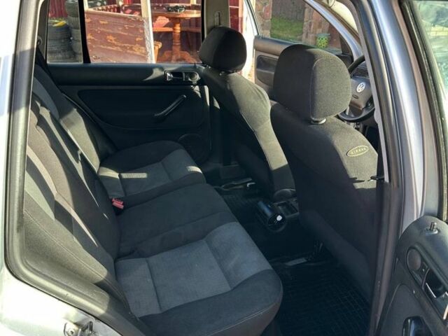 Серый Фольксваген Гольф, объемом двигателя 1.9 л и пробегом 322 тыс. км за 1950 $, фото 6 на Automoto.ua