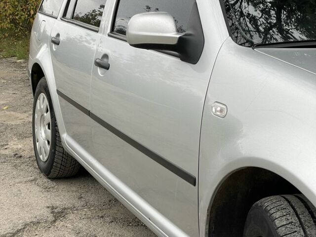 Фольксваген Гольф 2004 в Новой Ушице на Automoto.ua Серый Фольксваген Гольф, объемом двигателя 1.6 л и пробегом 202 тыс. км за 4500 $, фото 3 на Automoto.ua