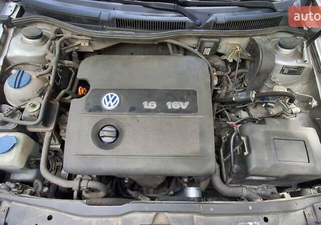 Серый Фольксваген Гольф, объемом двигателя 1.6 л и пробегом 265 тыс. км за 5200 $, фото 19 на Automoto.ua