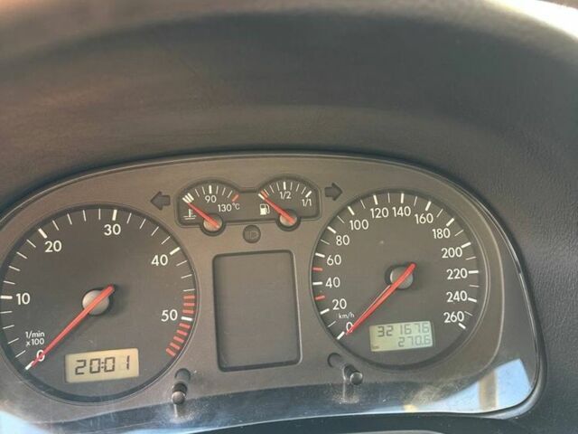 Серый Фольксваген Гольф, объемом двигателя 1.9 л и пробегом 322 тыс. км за 1950 $, фото 7 на Automoto.ua