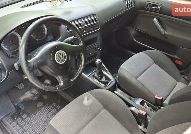 Серый Фольксваген Гольф, объемом двигателя 1.6 л и пробегом 265 тыс. км за 5200 $, фото 12 на Automoto.ua