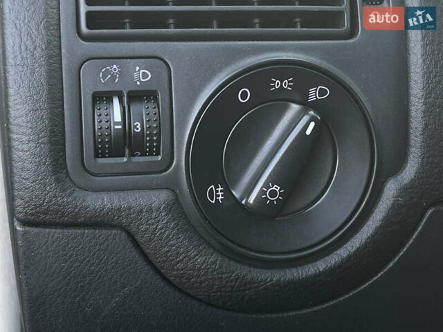 Серый Фольксваген Гольф, объемом двигателя 1.4 л и пробегом 251 тыс. км за 4150 $, фото 71 на Automoto.ua