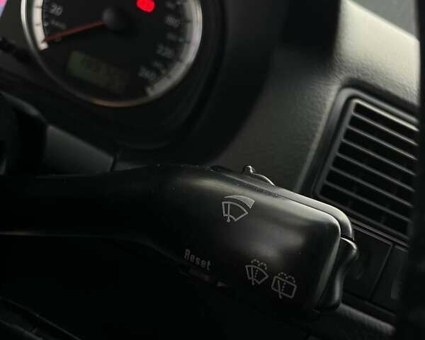 Сірий Фольксваген Гольф, об'ємом двигуна 1.6 л та пробігом 199 тис. км за 5649 $, фото 32 на Automoto.ua