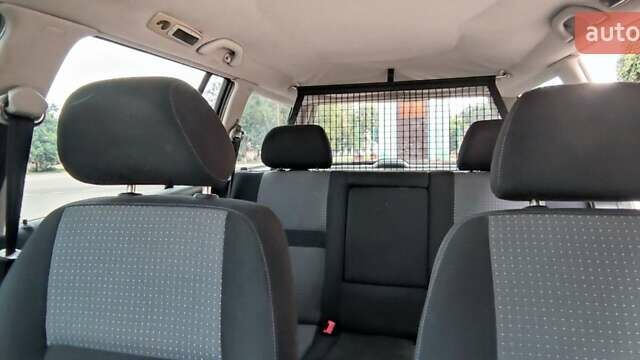 Серый Фольксваген Гольф, объемом двигателя 1.6 л и пробегом 282 тыс. км за 5000 $, фото 1 на Automoto.ua