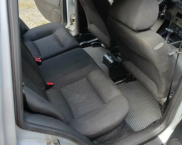 Сірий Фольксваген Гольф, об'ємом двигуна 1.6 л та пробігом 197 тис. км за 4700 $, фото 17 на Automoto.ua