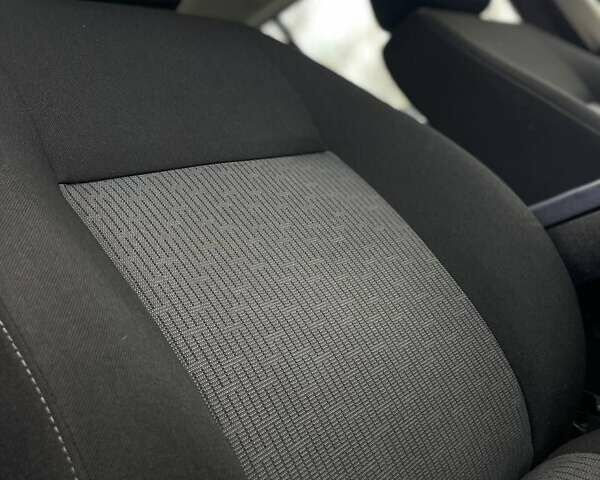 Сірий Фольксваген Гольф, об'ємом двигуна 1.6 л та пробігом 199 тис. км за 5649 $, фото 27 на Automoto.ua