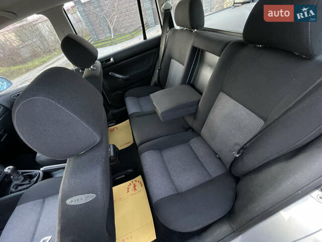 Серый Фольксваген Гольф, объемом двигателя 1.4 л и пробегом 251 тыс. км за 4150 $, фото 49 на Automoto.ua