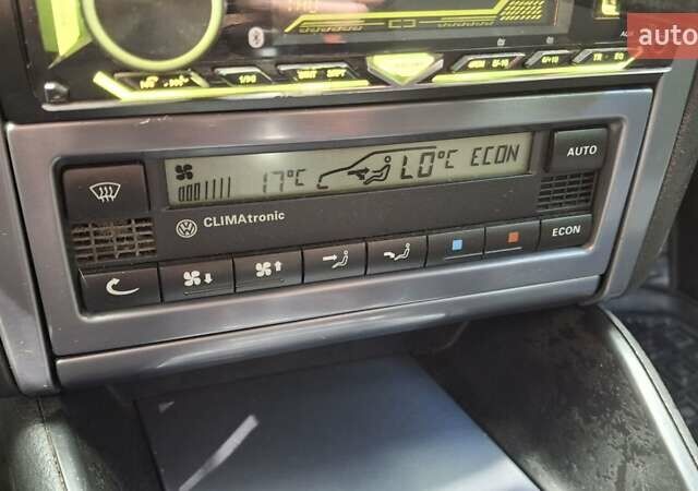 Серый Фольксваген Гольф, объемом двигателя 1.6 л и пробегом 265 тыс. км за 5200 $, фото 18 на Automoto.ua