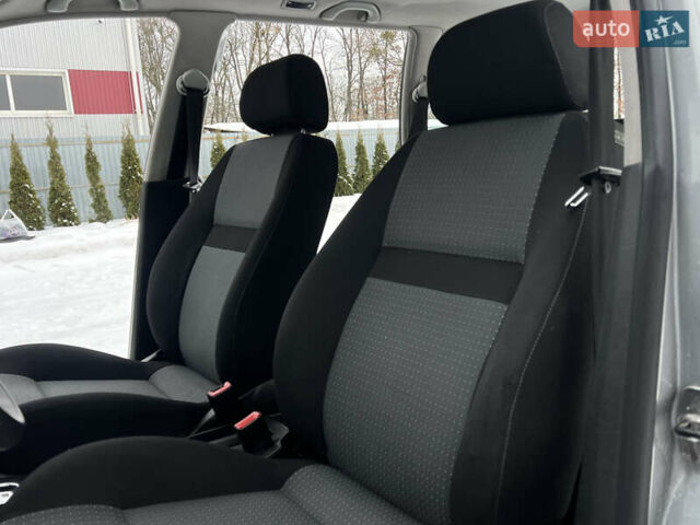 Серый Фольксваген Гольф, объемом двигателя 1.6 л и пробегом 165 тыс. км за 5950 $, фото 32 на Automoto.ua