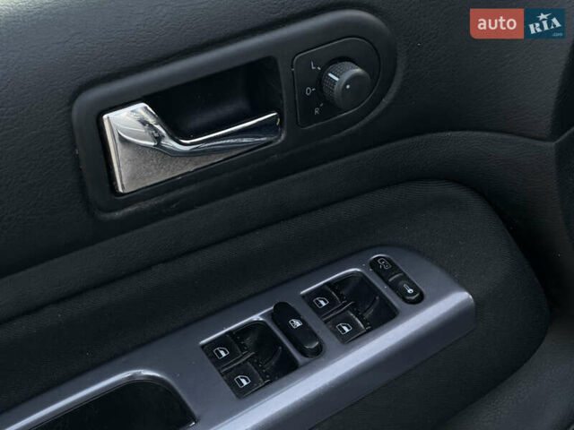 Серый Фольксваген Гольф, объемом двигателя 1.4 л и пробегом 251 тыс. км за 4150 $, фото 46 на Automoto.ua