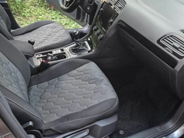 Серый Фольксваген Гольф, объемом двигателя 1.9 л и пробегом 300 тыс. км за 12700 $, фото 6 на Automoto.ua