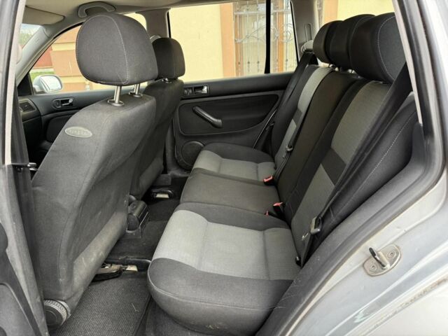 Серый Фольксваген Гольф, объемом двигателя 1.4 л и пробегом 220 тыс. км за 4200 $, фото 6 на Automoto.ua