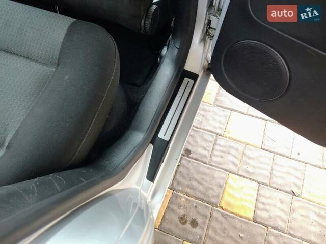 Серый Фольксваген Гольф, объемом двигателя 1.4 л и пробегом 220 тыс. км за 4500 $, фото 86 на Automoto.ua