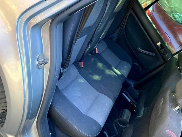 Серый Фольксваген Гольф, объемом двигателя 1.6 л и пробегом 144 тыс. км за 4500 $, фото 3 на Automoto.ua