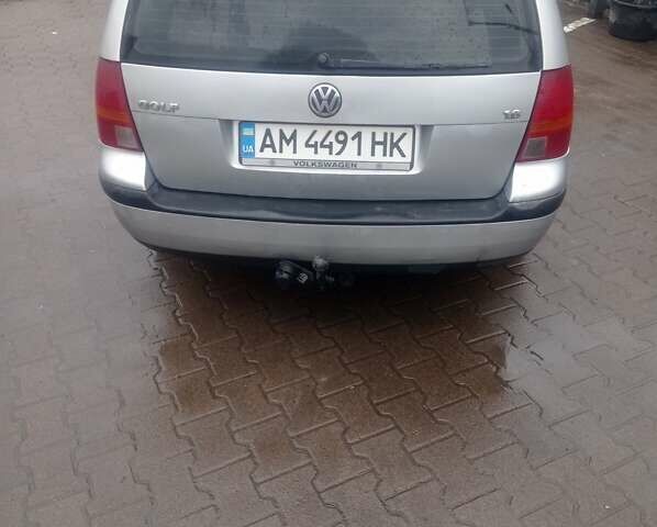 Серый Фольксваген Гольф, объемом двигателя 1.6 л и пробегом 302 тыс. км за 4400 $, фото 6 на Automoto.ua