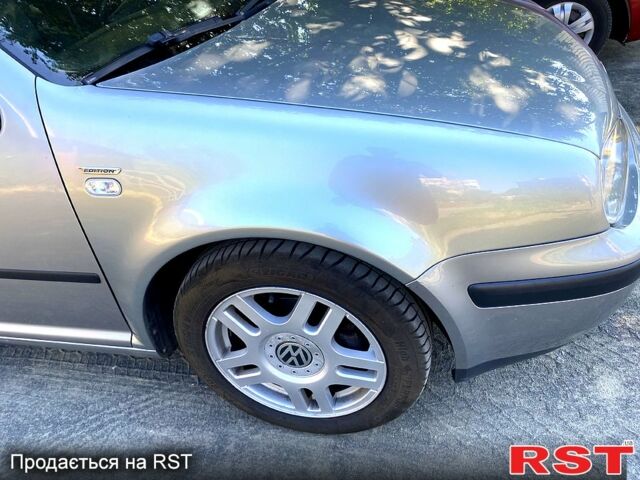 Серый Фольксваген Гольф, объемом двигателя 1.6 л и пробегом 144 тыс. км за 4500 $, фото 5 на Automoto.ua