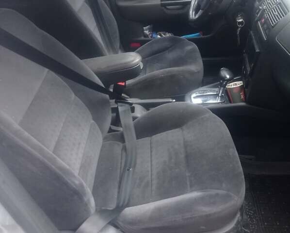 Серый Фольксваген Гольф, объемом двигателя 1.6 л и пробегом 302 тыс. км за 4400 $, фото 4 на Automoto.ua