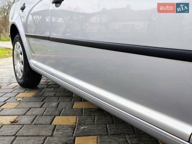 Серый Фольксваген Гольф, объемом двигателя 1.4 л и пробегом 220 тыс. км за 4500 $, фото 32 на Automoto.ua