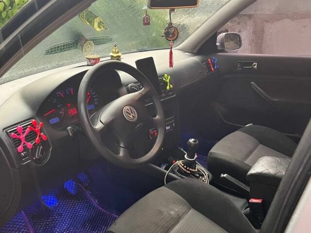 Серый Фольксваген Гольф, объемом двигателя 1.6 л и пробегом 260 тыс. км за 4450 $, фото 1 на Automoto.ua